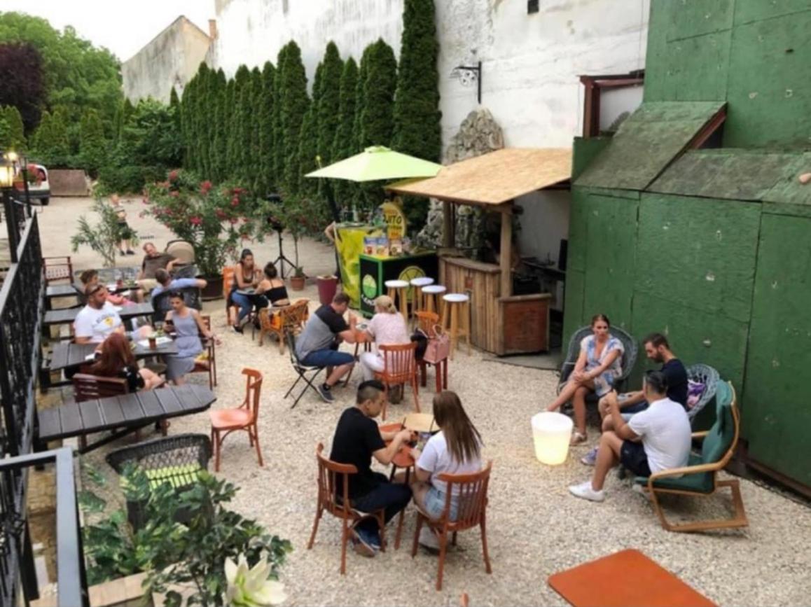 Centrum Wellness Hostel Ντέμπρετσεν Εξωτερικό φωτογραφία