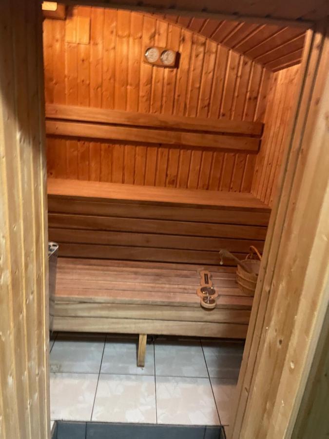 Centrum Wellness Hostel Ντέμπρετσεν Εξωτερικό φωτογραφία