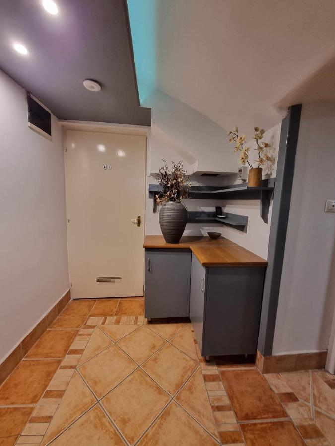 Centrum Wellness Hostel Ντέμπρετσεν Εξωτερικό φωτογραφία